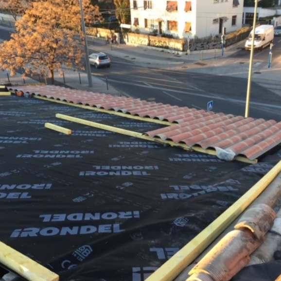 étanchéité sous toiture en pente à nîmes