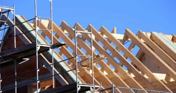 Charpentier couvreur à Milhaud