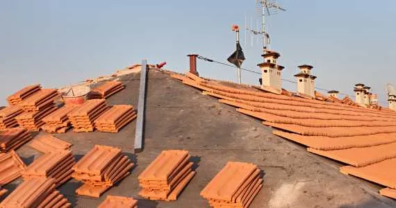 Rénovation de toit ancien à Saint Gilles